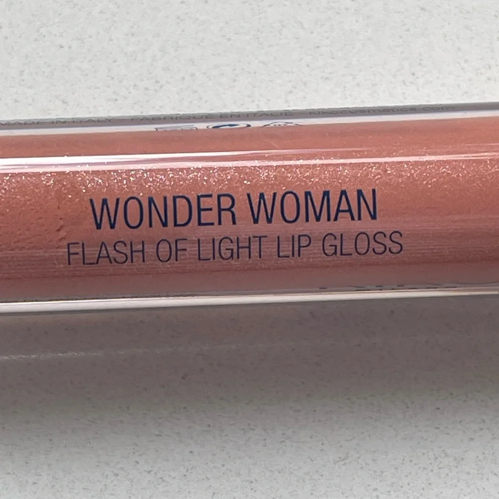 Kiko Milano • Wonder Woman Flash of Light Lip Gloss • 03 Epic Peach 🍑 • 🆕